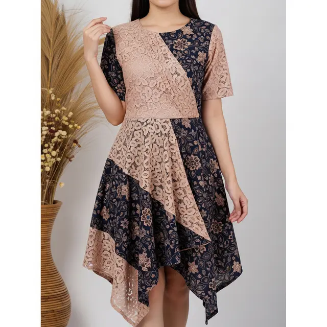 9 Dress Batik Kombinasi Brokat Asimetris Lengan Pendek, Inovasi Gaya Anggun