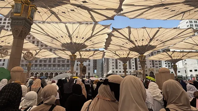 Pelataran Masjid Nabawi, Madinah, difoto pada Sabtu, 13 Juni 2026. (Foto: Asnida Riani/Liputan6.com/Media Center Haji)