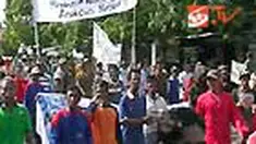 Ribuan nelayan di Kabupaten Cilacap, Jateng, berunjuk rasa memprotes rencana pembangunan PLTU Bunton. Mereka khawatir PLTU akan merusak ekosistem laut. 