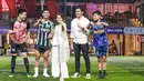 <p>So sweet! Aziza Salsha membagikan potret dirinya kala bermain sepak bola bersama sang suami. Pratama Arhan. [@acadumpie/@arhanzize__]</p>