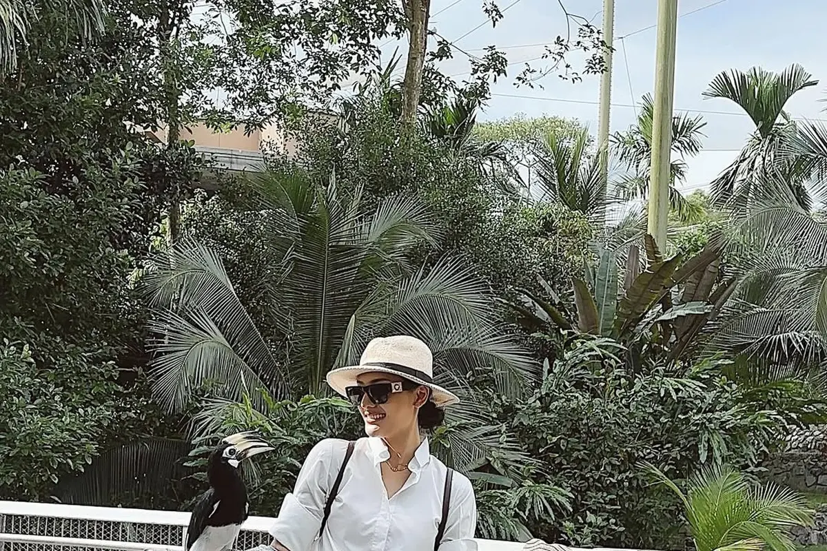 Inspirasi Safari Style Kompak Anissa Aziza dan Alinea, Tampilan Stylish ala Ibu dan Anak