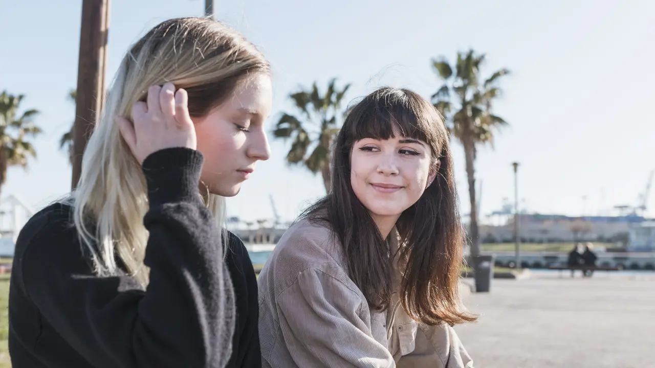 Cara Menghadapi Friendship Breakup dengan Hati yang Tenang - Cover