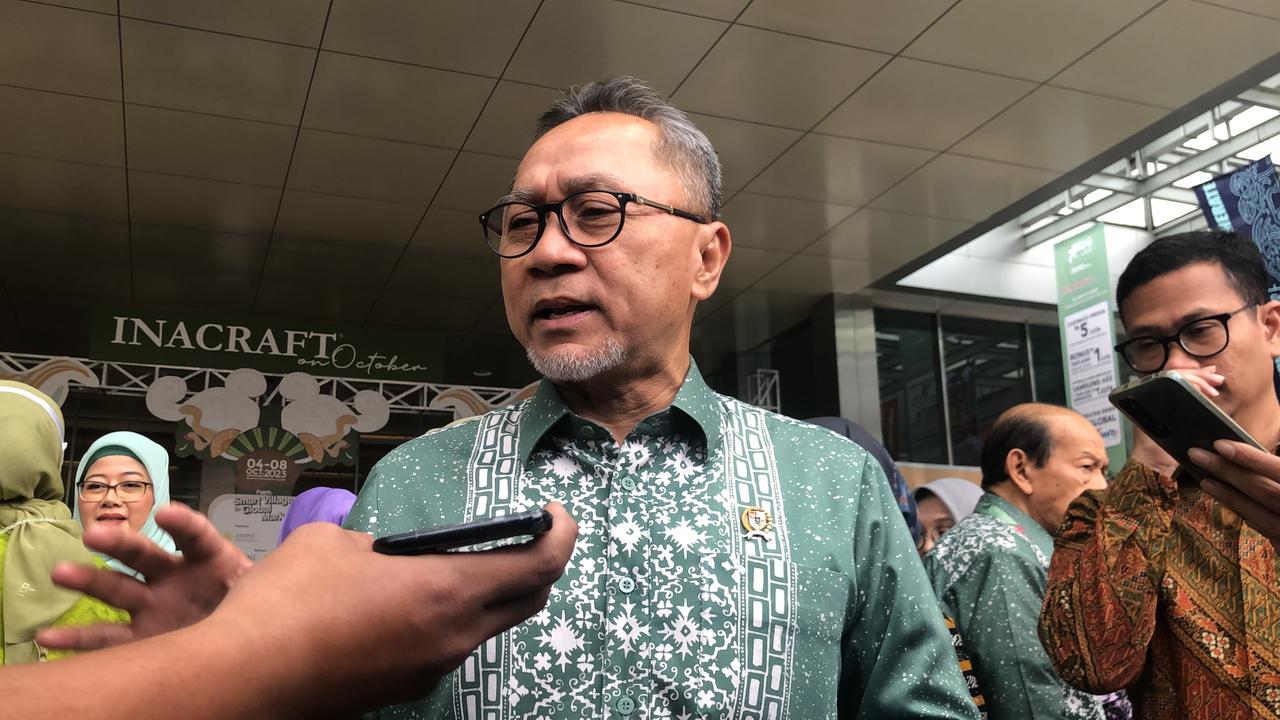 Presiden Joko Widodo atau Jokowi membuka pameran Inacraf 2023 yang berlangsung di Jakarta Convention Center (JCC), Rabu, (4/10/2023).