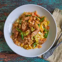 Resep nasi goreng gila sederhana./Copyright shutterstock.com/g/arissetya