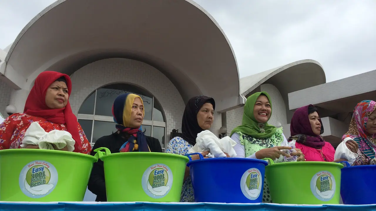 Gerakan 1001 Mukena Bersih, Sebarkan Manfaat Positif