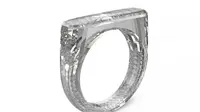 Cincin berlian murni hasil karya Chief Design Officer Apple Jony Ive (Foto: Diamond Foundry/ Sotheby's)