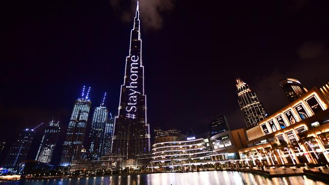 Pencakar langit Burj Khalifa menyala dengan pesan 