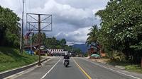Jalur lalu lintas satu arah Padang - Bukittinggi dalam masa Lebaran 2023. (Liputan6.com/ Novia Harlina)