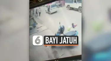 Ini adalah momen menegangkan di mana seorang bayi perempuan berusia 3 tahun jatuh dari mobil. Diketahui, pintu mobil secara tak sengaja terbuka ketika mobil sedang melaju di jalan. Peristiwa ini terjadi di Napoklu, Coorg, India Selatan.