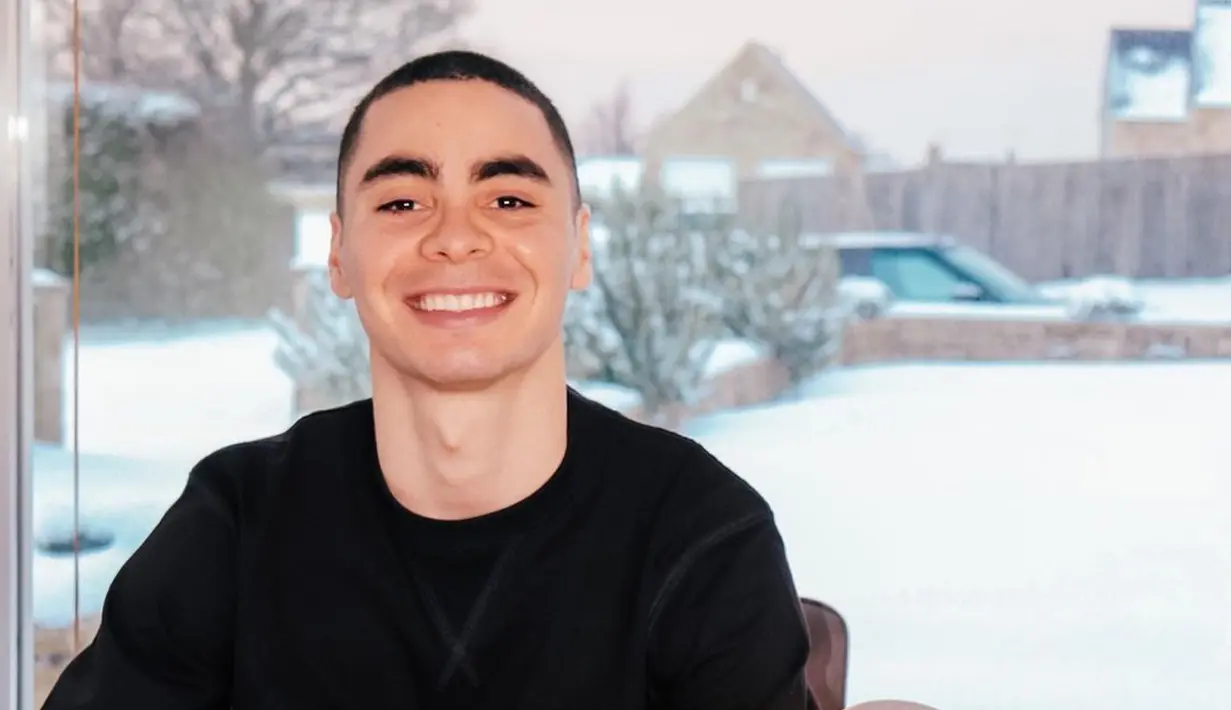 Pesepak bola asal Paraguay ini menjadi gelandang yang produktif. Tak heran jika pelatih Newcastle kini sering memaikannya sebagai second striker. Dari 13 laga yang dijalani, Almiron sudah catatkan 7 gol. (Liputan6.com/IG/miguel_almiron)