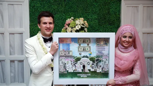 Risty Tagor dan Stuart Collin