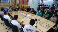 Kombes Yusep Datangi Kantor Persebaya Surabaya, Ada Apa?