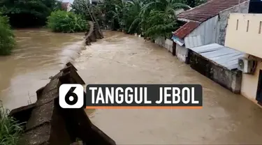 Ribuan rumah di Pondok Gede Permai Jati Asih Bekasi terendam banjir. Tanggul sungai jebol membuat air sungai mengalir deras ke permukiman.