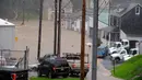 Kondisi banjir yang menggenangi Ellicott City di Maryland (27/5). Sejauh ini belum diketahui jumlah korban jiwa akibat banjir bandang ini. (Kenneth K. Lam / The Baltimore Sun via AP)