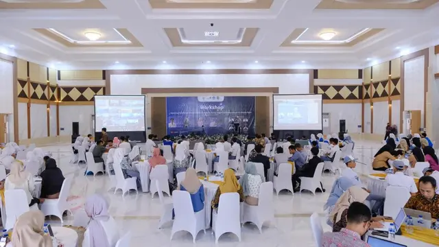 Workshop dengan tema “Mendorong Transformasi Pemuda menjadi Wirausaha Baru yang Tangguh dan Berdaya Saing di Era Ekonomi Digital” di Diva Convention Hall Kuningan, Kabupaten Kuningan, Jawa Barat, Rabu (24/5/2023). (Dok Kemenko Perekonomian)