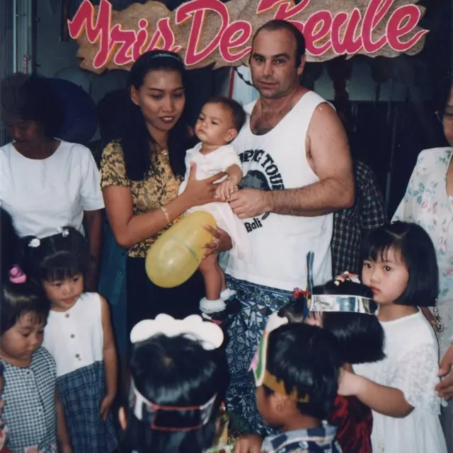 6 Potret Lawas Orang Tua Irish Bella, Foto Pernikahan Tahun 1994 Penuh Kenangan