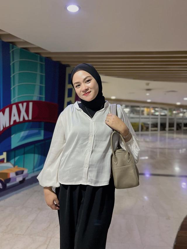 6 Potret Terbaru Yunita Lestari Mantan Istri Daus Mini, Perubahannya Bikin Pangling