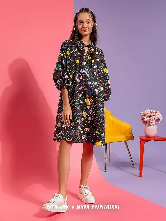 Kamu bisa bereksplorasi dengan ragam gaya untuk tampil seru di segala kesempatan. [Foto: Instagram/ Dinda Puspitasari]