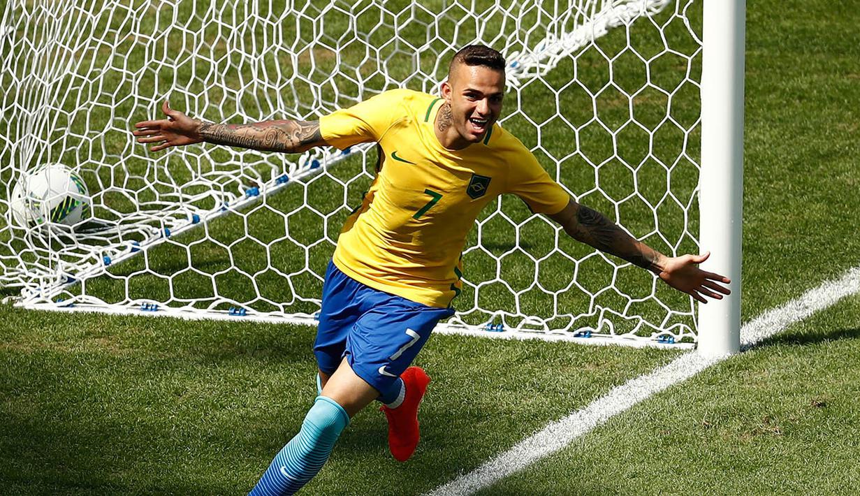 2. Luan, memukau bersama Brasil di Olimpiade membuat Manchester United tertarik untuk memboyongnya. Namun menurut Calciomercato untuk mendatangkan wonderkid Gremio ini Setan Merah harus bersaing dengan Liverpool dan Juventus.  (AFP/Odd Andersen)