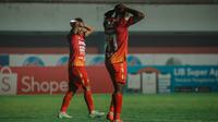 Tampak pemain Bali United kecewa usai pertandingan menghadapi Madura United di BRI Liga 1 2022/2023 hari Kamis (16/03/2023). (Alit Binawan/Bola.com)