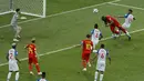 Striker Belgia, Romelu Lukaku, melepaskan sundulan ke gawang Panama pada laga Piala Dunia 2018 di Stadion Fisht, Senin (18/6/2018). Belgia menang 3-0 atas Panama. (AP/Victor R. Caivano)
