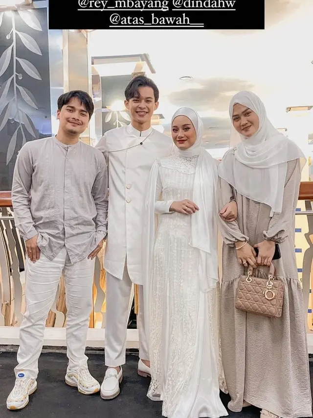 Tampil Kompak, Ini 7 Potret Dinda Hauw dan Rey Mbayang Saat Jalan di Atas Catwalk