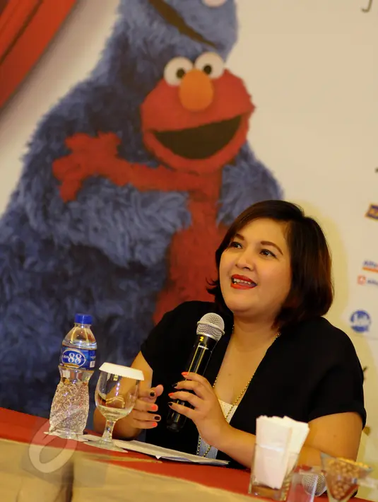 Angel Paoki selaku Project Manager dari RGP Live & Caerleon di kawasan Kuningan, Jakarta, Selasa (9/6/2015). Drama musikal Elmo Makes Music akan berlangsung pada 10-13 Juni 2015 di The Kasablanka Hall and Convention Center. (Liputan6.com/Faisal R Syam)