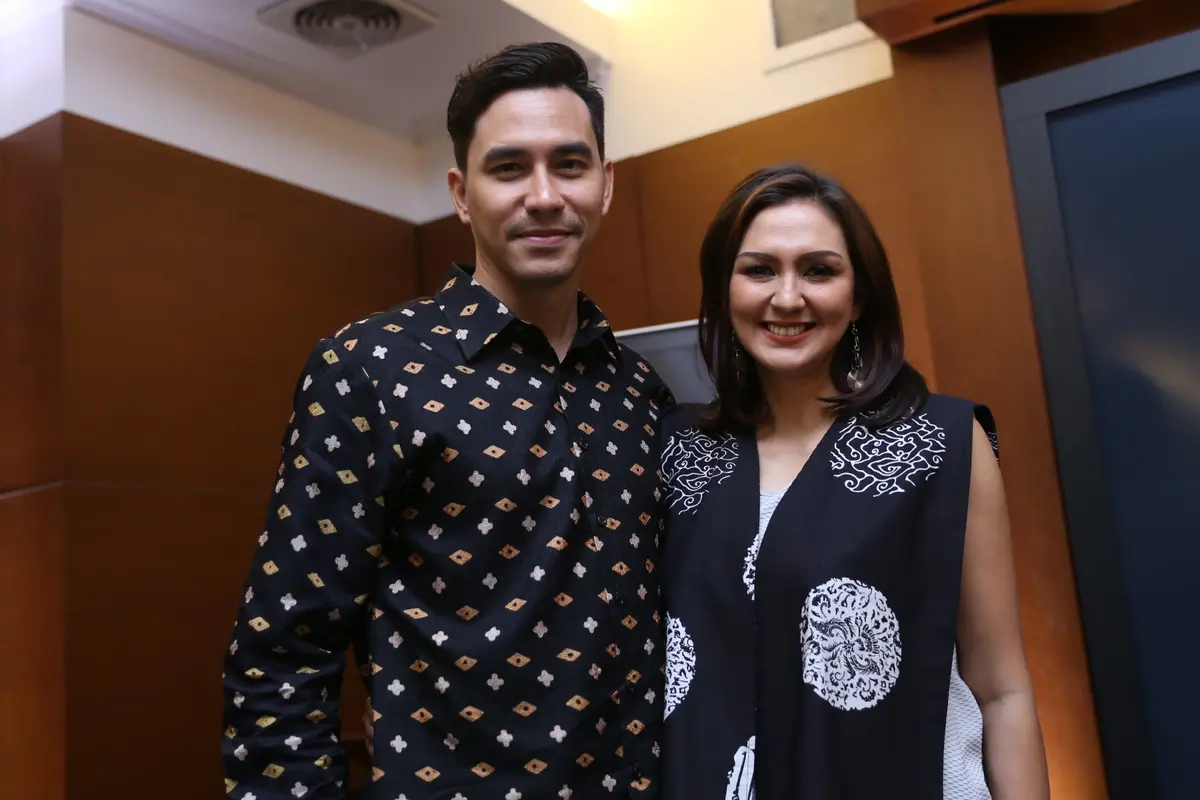 [Fimela] Donna Agnesia dan Darius Sinathrya