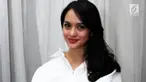 Ririn Ekawati jadi pembicaraan warganet karena kepergok dicium oleh seorang pria.