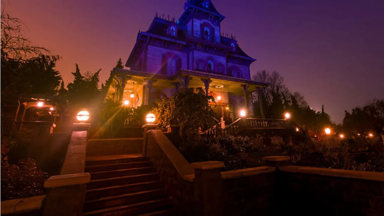 Seorang Karyawan Disney Meninggal di Rumah Hantu