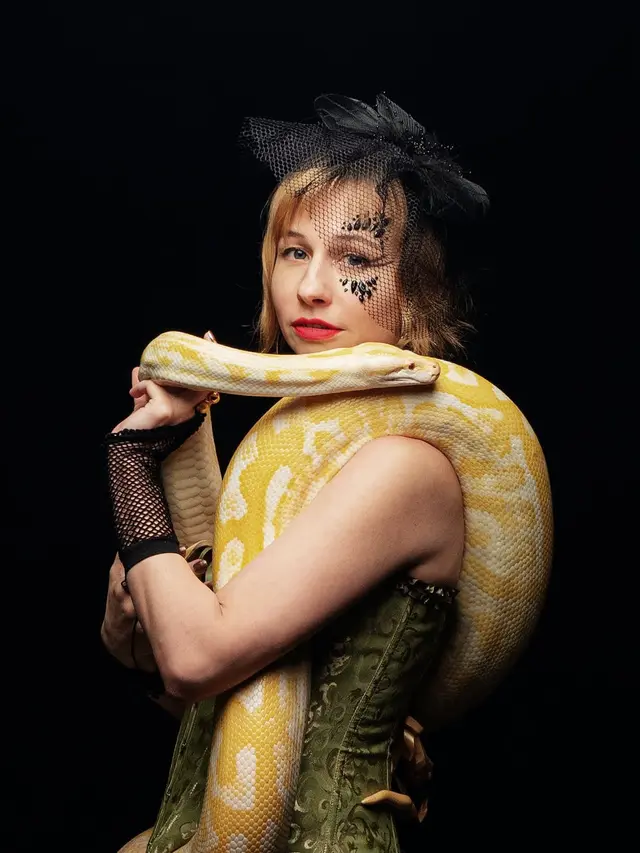 Arti Mimpi Bertemu Ular Besar yang Bermakna Pengkhianatan