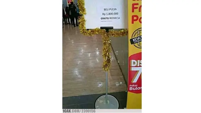 6 Cara Nyeleneh Jual Pulsa Ini Bikin Tepuk Jidat