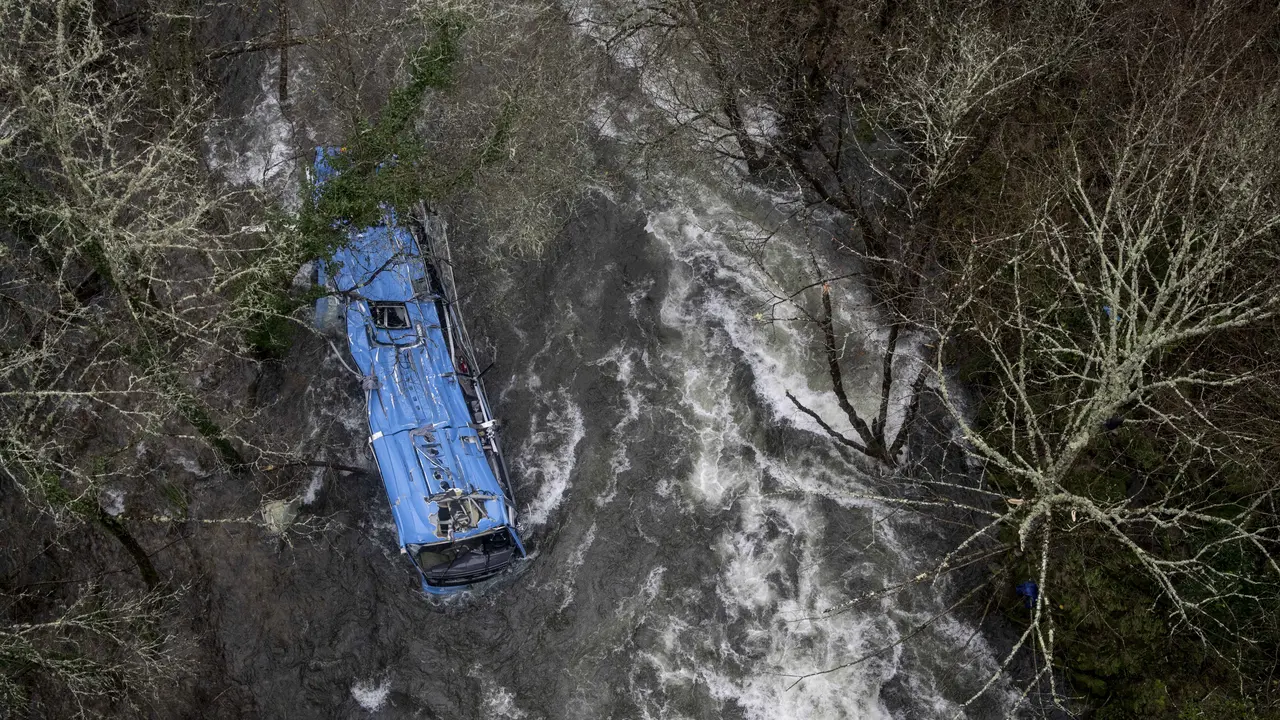 Bus Terjun dari Jembatan di Spanyol, Empat Orang Tewas