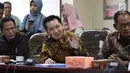 Direktur Lippo Cikarang Ju Kian Salim dan Direktur Komunikasi Lippo Group Danang saat dialog bahas pembangunan mega proyek Kota Miekarta dengan Ombudsman RI di Jakarta, Jumat (8/9). (Liputan6.com/Angga Yuniar)