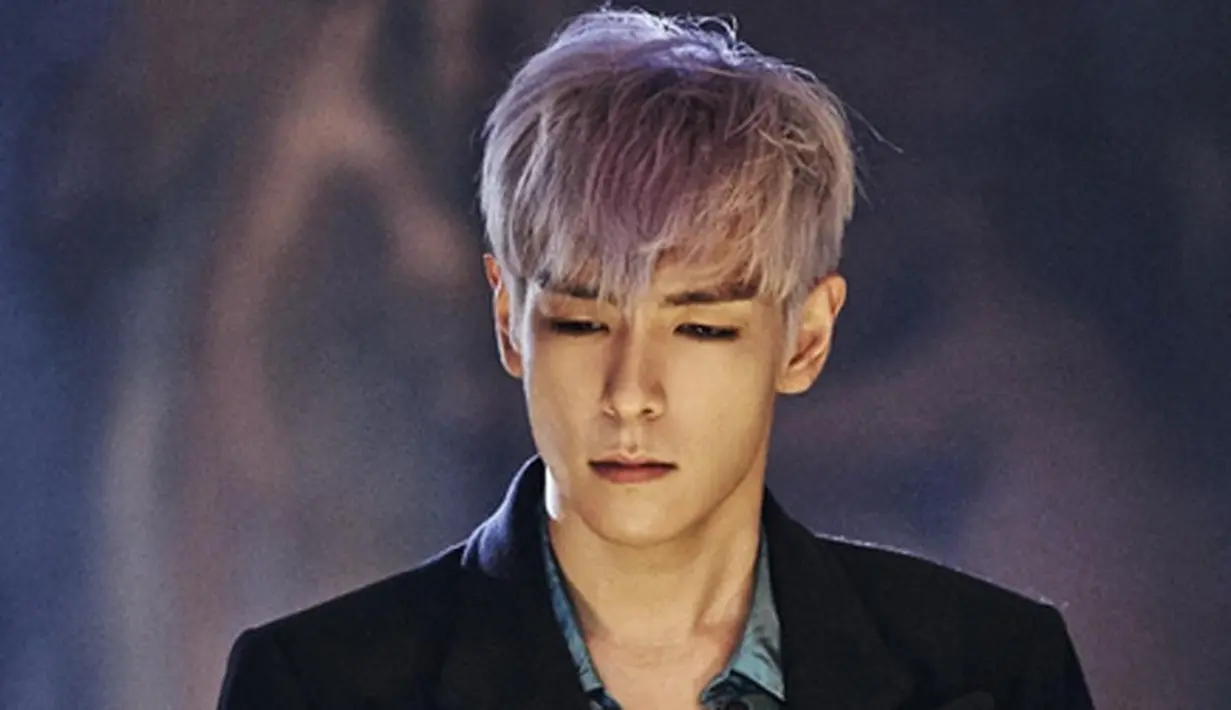 T.O.P malu dan tertekan ketika mendapat kabar tersebut, ia mencoba untuk melakukan aksi bunuh diri dan langsung dilarikan ke rumah sakit. Kondisi terakhir semakin membaik, namun sang ibu geram dengan pemberitaan. (Instagram/ choi_seung_hyun_tttop)