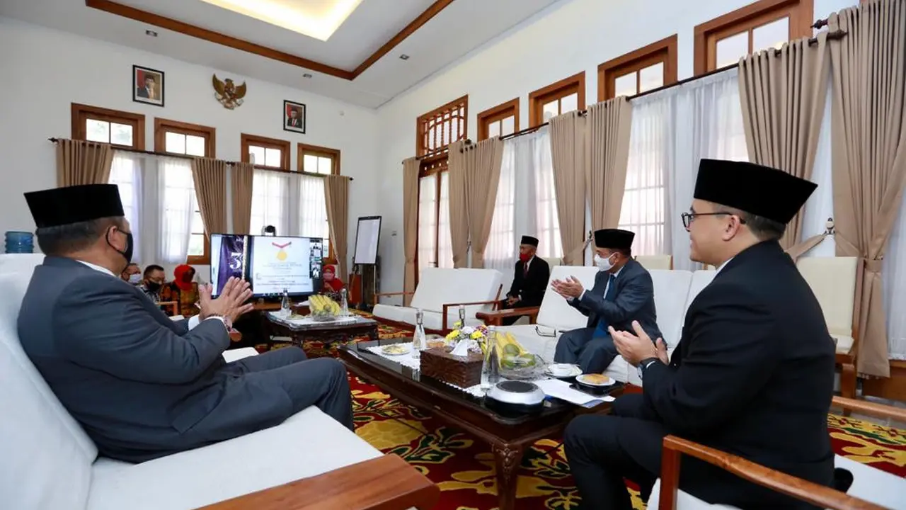 Program Rantang Kasih Banyuwangi Berhasil Raih Rekor Muri Bidang Kemanusiaan