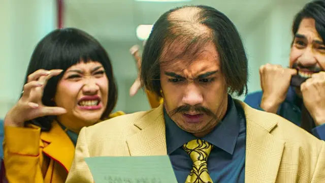 Reza Rahadian dalam My Stupid Boss. (Falcon via Instagram/ https://www.instagram.com/p/Bp6EvrvA-7K/?hl=en)
