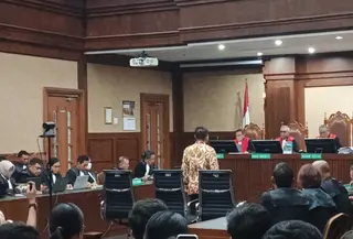 Majelis hakim Pengadilan Tipikor Jakarta Pusat memutuskan untuk menggabungkan pemeriksaan eksepsi atau nota perlawanan mantan Jampidsus Febrie Adriansyah dengan putusan akhir dalam perkara dugaan TPPU. (Liputan6.com/Dimas Ramadhan Wicaksana)