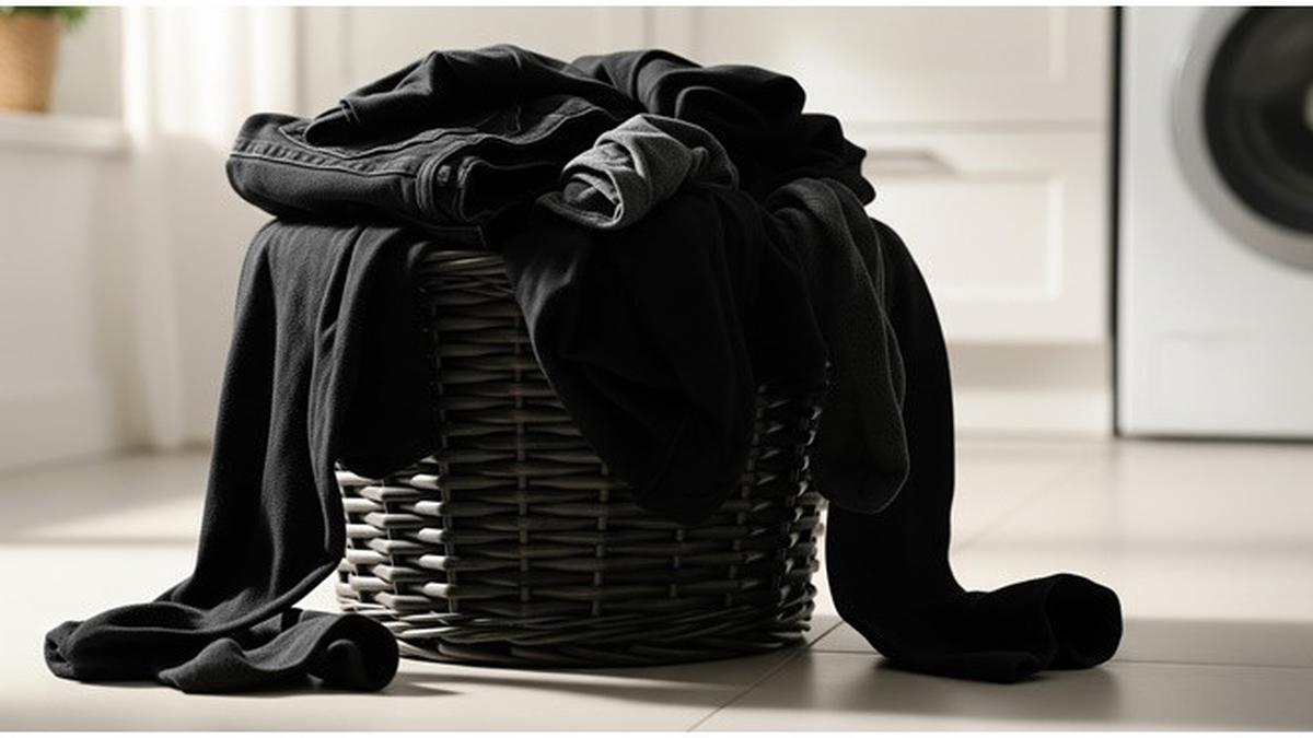 5 Tips Menjaga Pakaian Hitam Tetap Awet, Warna Tak Mudah Kusam dan Pudar