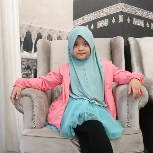 Potret Maryam, anak Oki Setiana Dewi yang hafal Al-Quran