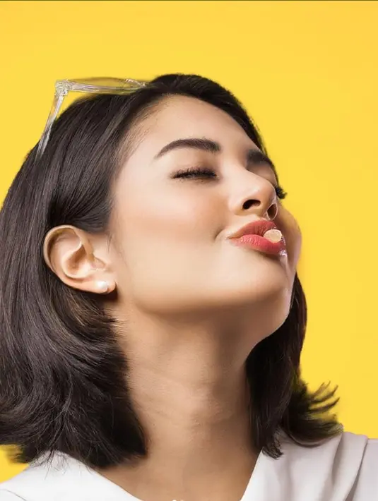 Gaya rambut ini sangat bisa dimaksimalkan untuk ragam gaya. Bahkan bisa dikatakan juka ini menjadi gaya rambut yang mudah di-styling setiap saat. (Foto: Aurelie Moeramans)