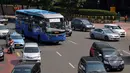 Mulai pekan depan APTB dilarang melintasi jalur Transjakarta, Jakarta, Kamis (7/5/2015). Hal tersebut dikarenakan tidak tercapainya kesepakatan besaran pembayaran tarif rupiah per kilometer  antara APTB dengan Transjakarta (Liputan6.com/Johan Tallo)