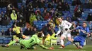 Aksi Gareth Bale (tengah) melakukan tembakan ke gawang Getafe pada lanjutan La Liga Santander di Santiago Bernabeu stadium, Madrid, (3/3/2018). Real madrid menang 3-1. (AFP/Pierre-Philippe Marcou)