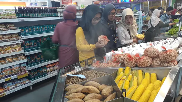 Giant Expres di Graha Raya Bintaro, Kota Tangerang Selatan.