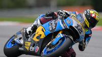 Pembalap Marc VDS, Thomas Luthi meraih hasil yang kurang bagus pada tes pramusim MotoGP 2018 di Sirkuit Sepang, Malaysia. (MOHD RASFAN / AFP)