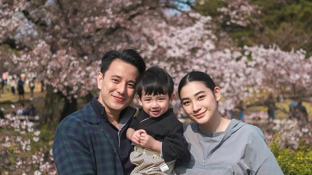 7 Potret Billy Davidson dan Patricia Devina Bareng Buah Hati yang Menggemaskan