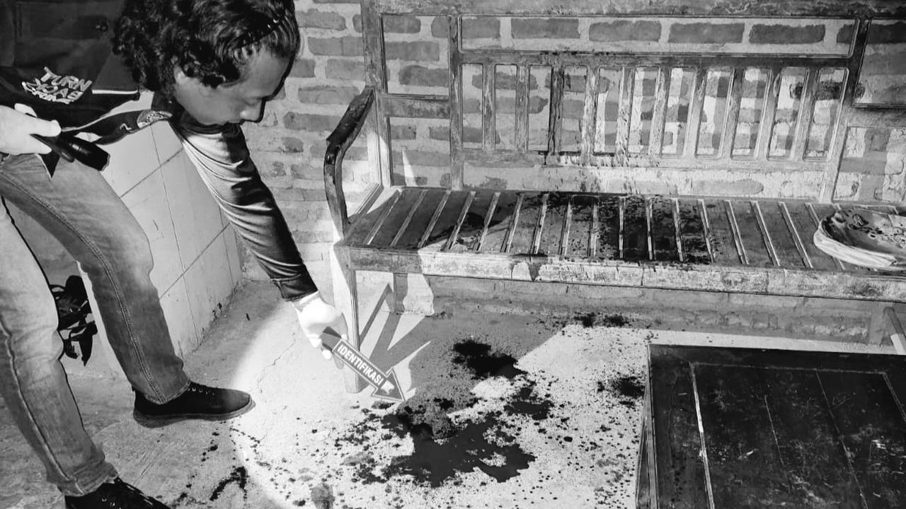 Tempat kejadian perkara (TKP) pembacokan yang dilakukan Winarno terhadap ibu kandungnya sendiri. Foto : (Istimewa).