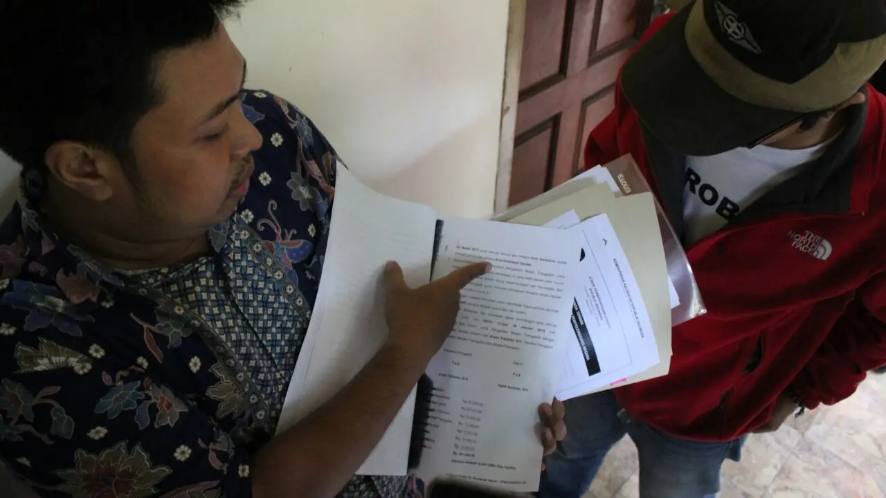 Tim Khofifah-Emil Serahkan LHKPN dan laporan pajak ke KPUD.