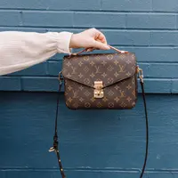 Preloved Fashion Gingerluxthings Sediakan Koleksi dari Eropa Hingga Asia/dok. Unsplash Jonathan