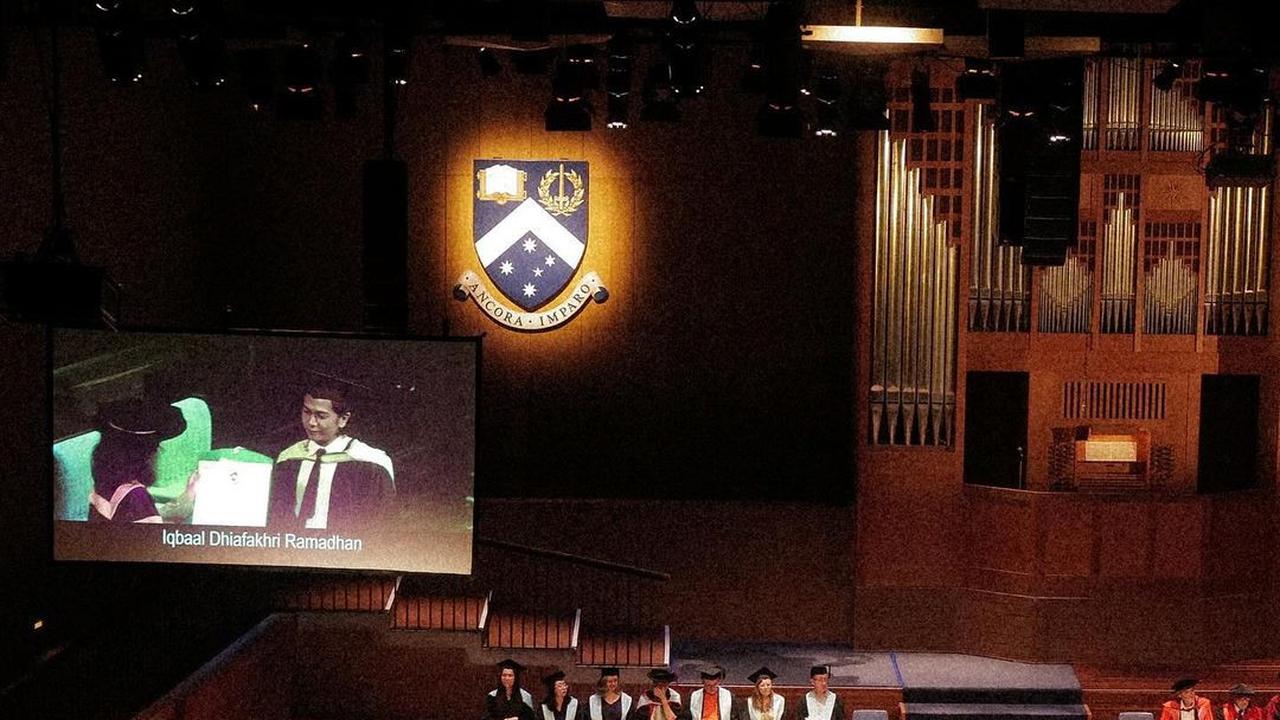 Iqbaal Ramadhan wisuda [Instagram/iqbaal.e)